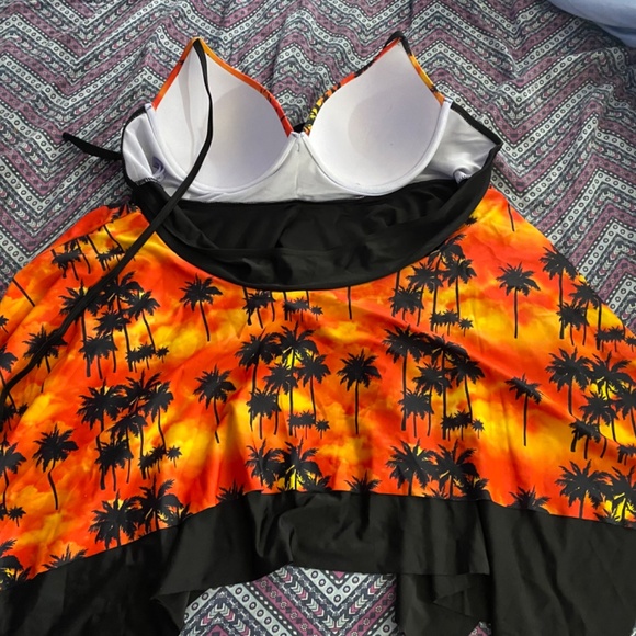 Swimsuit top (without the bottom) - Picture 2 of 2